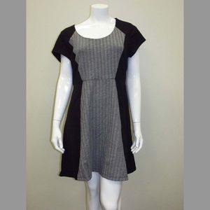 Black & Grey Colorblock Flattering Dress - Size XL